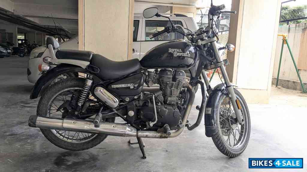 Black Royal Enfield Thunderbird TwinSpark 350