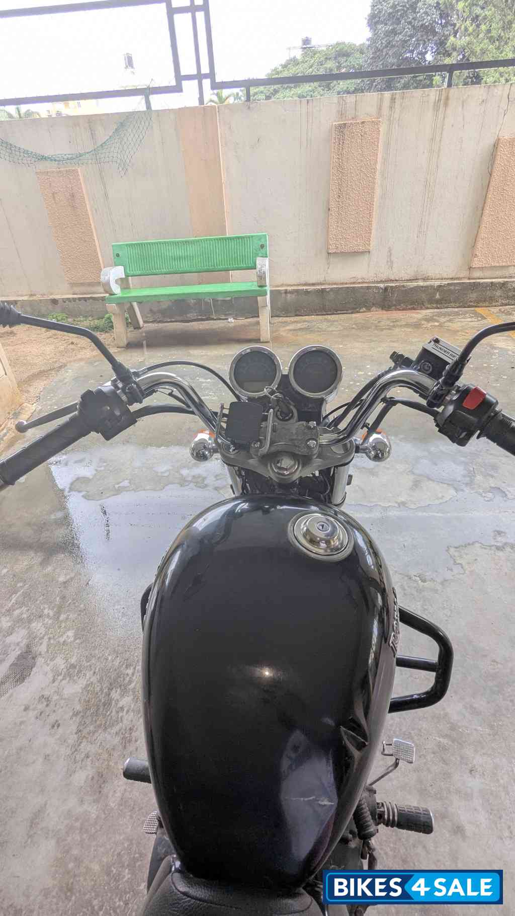 Black Royal Enfield Thunderbird TwinSpark 350