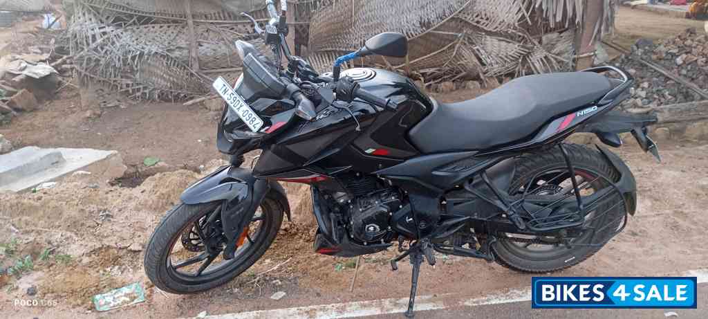 Black Red Bajaj Pulsar N150