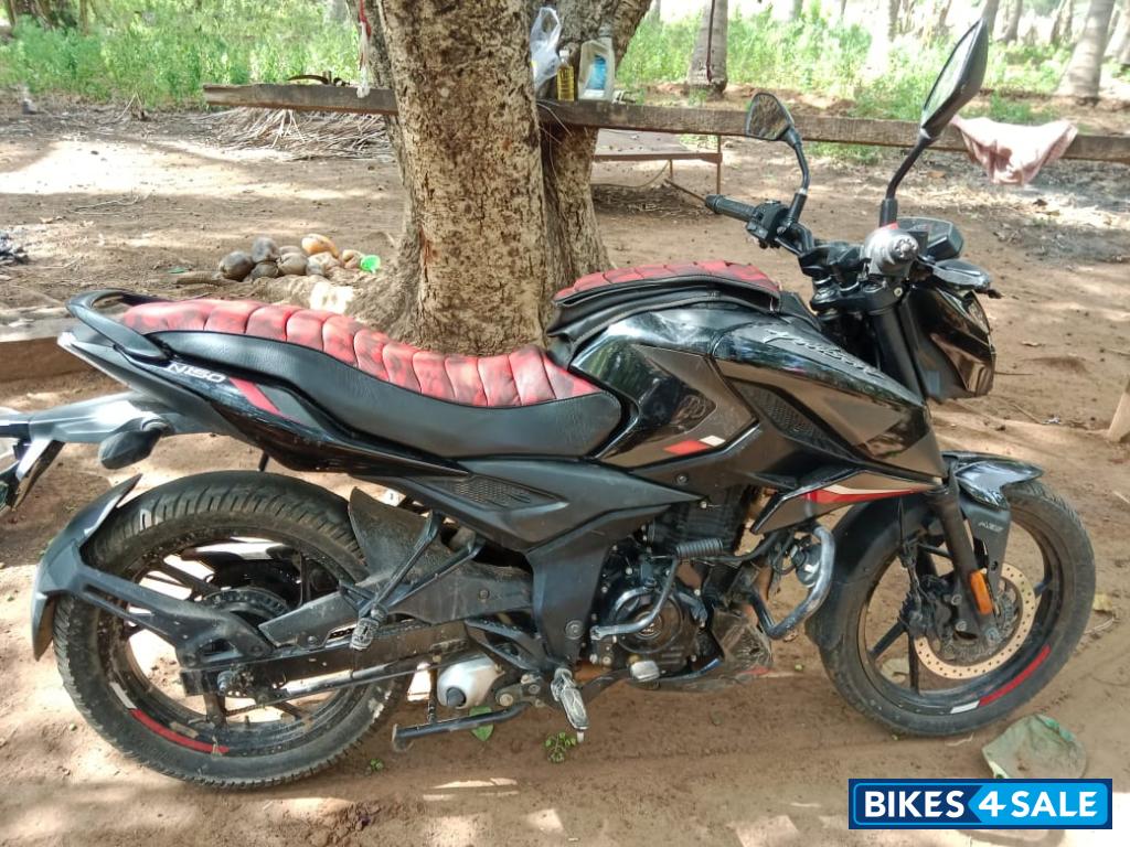Black Red Bajaj Pulsar N150