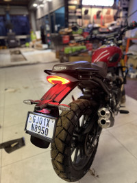 Red Triumph Scrambler 400 X