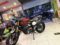 Red Triumph Scrambler 400 X