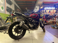 Red Triumph Scrambler 400 X