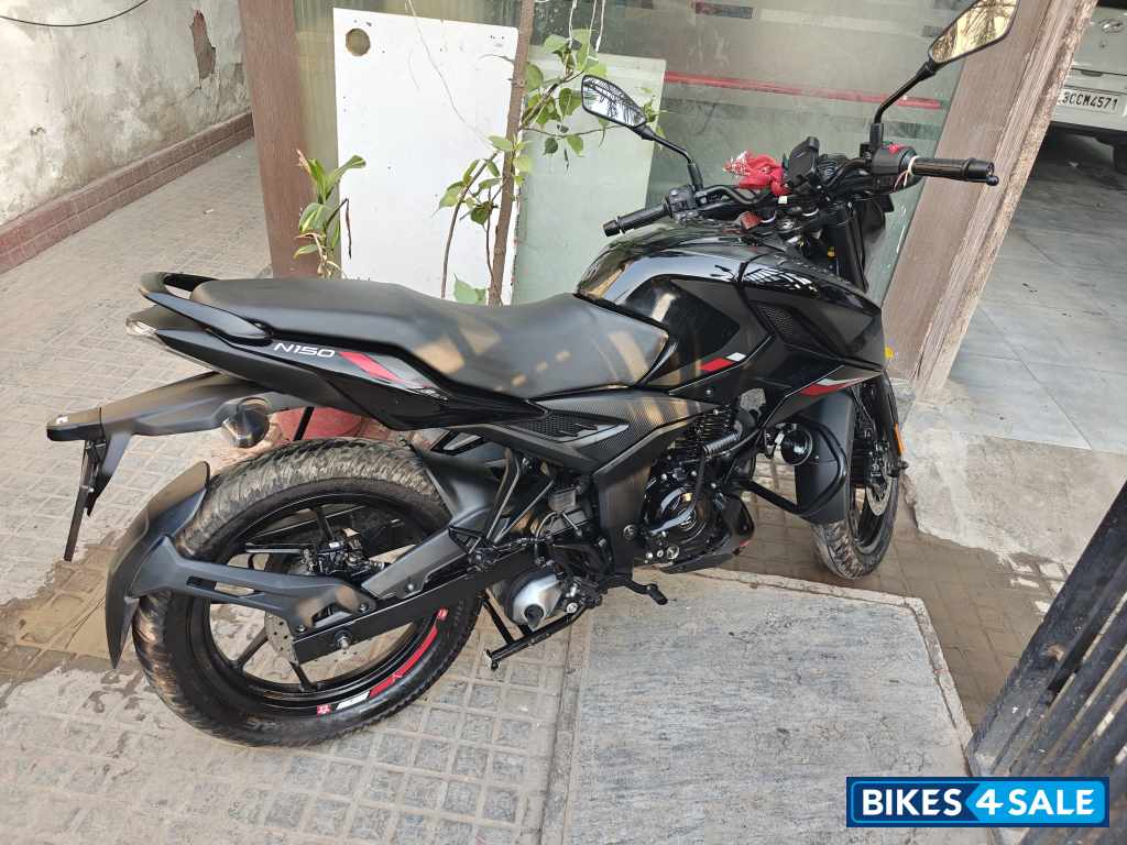 Black Bajaj Pulsar N150