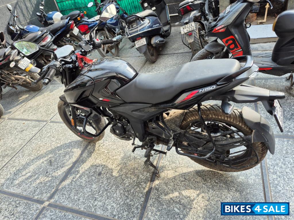 Black Bajaj Pulsar N150