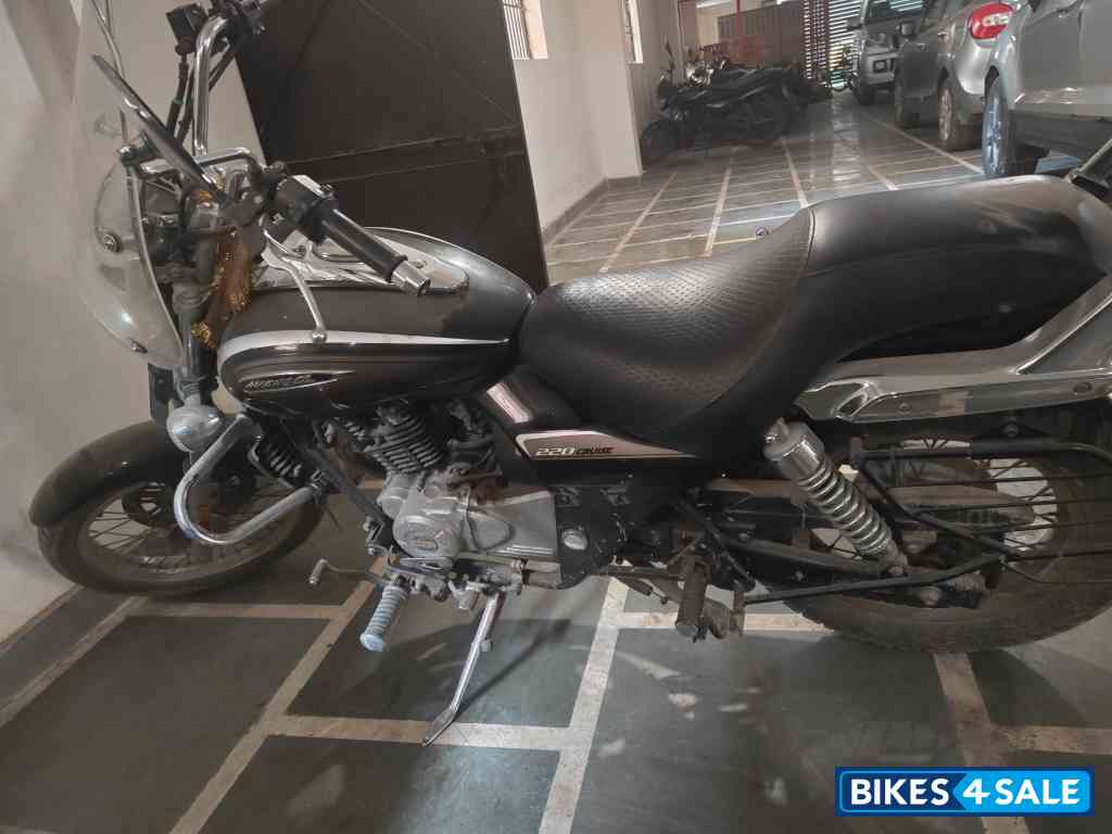 Bajaj Avenger Cruise 220 BS6
