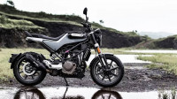 Grey Husqvarna Svartpilen 250