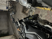 Grey Husqvarna Svartpilen 250