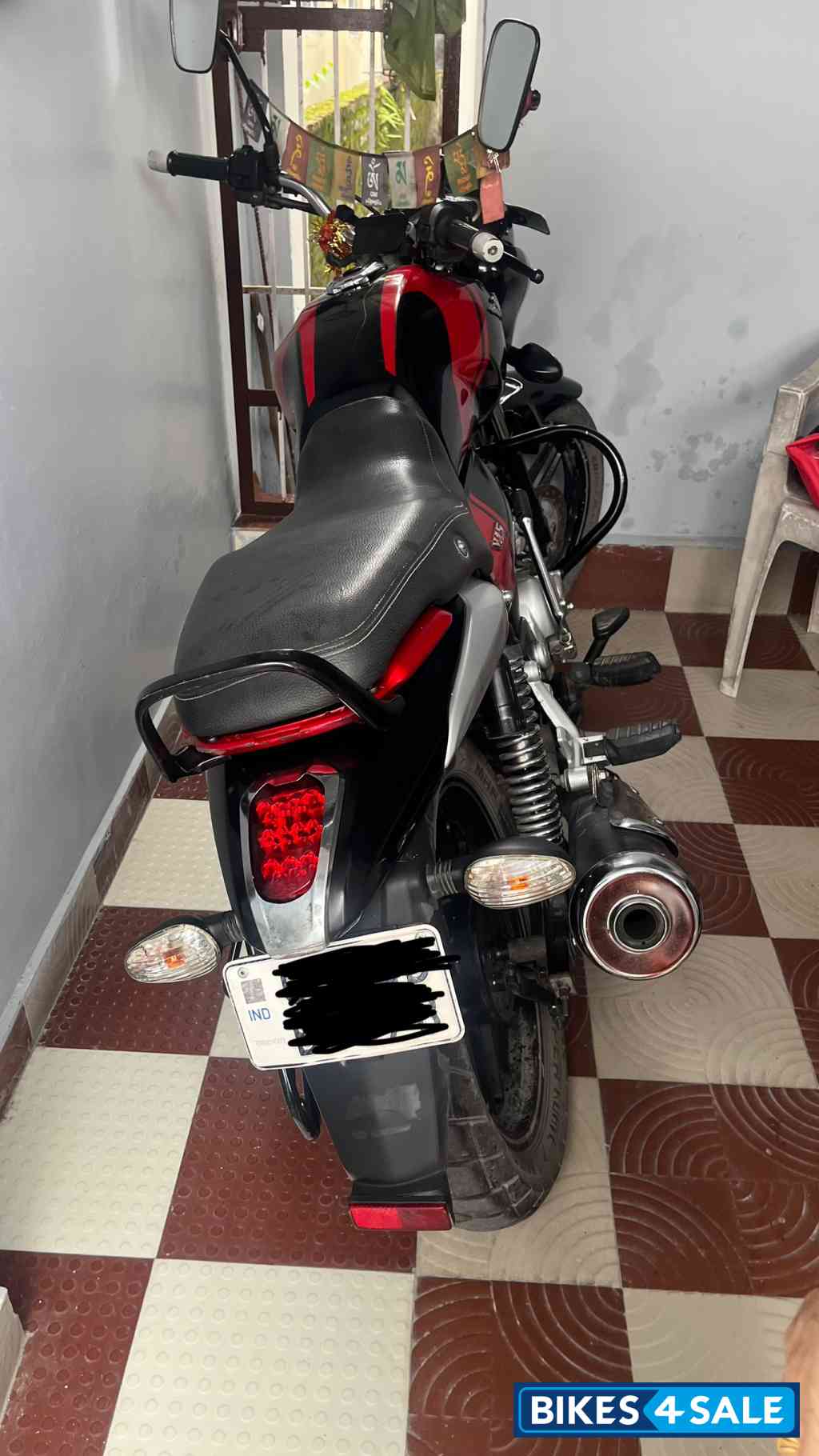 Ebony Black & Red Bajaj V15 Ebony Black & Red Bajaj V15