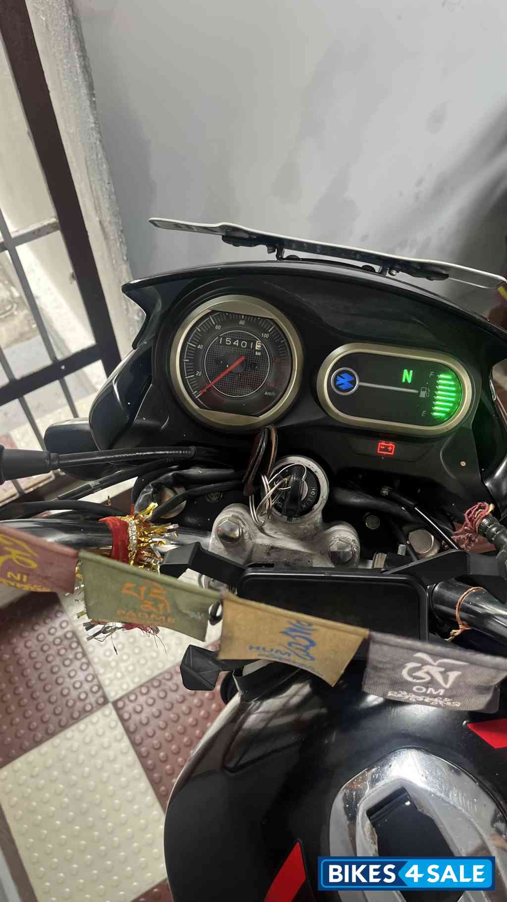 Ebony Black & Red Bajaj V15 Ebony Black & Red Bajaj V15