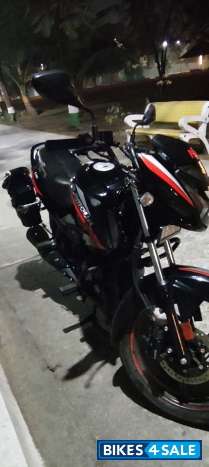 Black And Accent Hero Glamour I3s