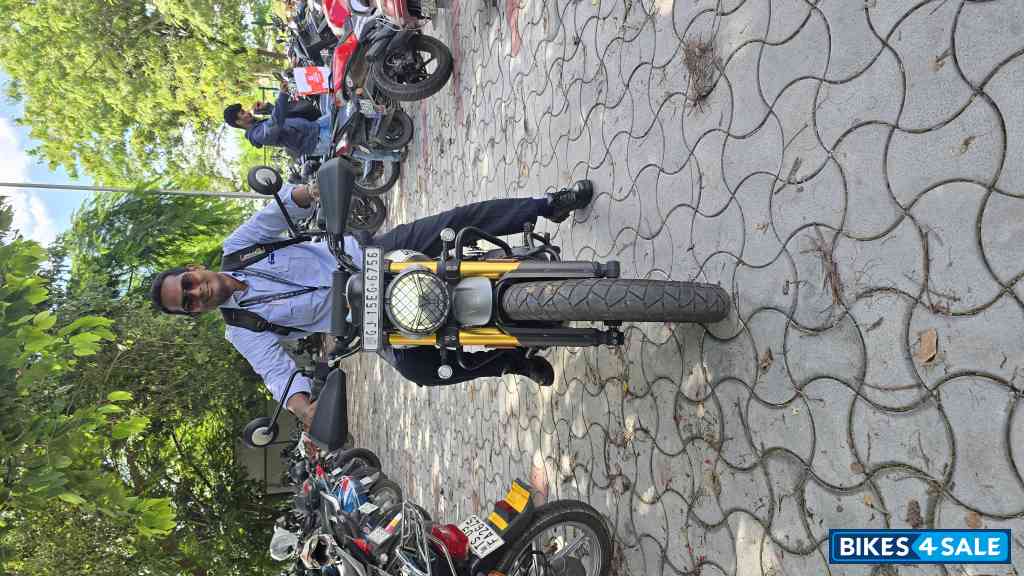 Triumph Scrambler 400 X