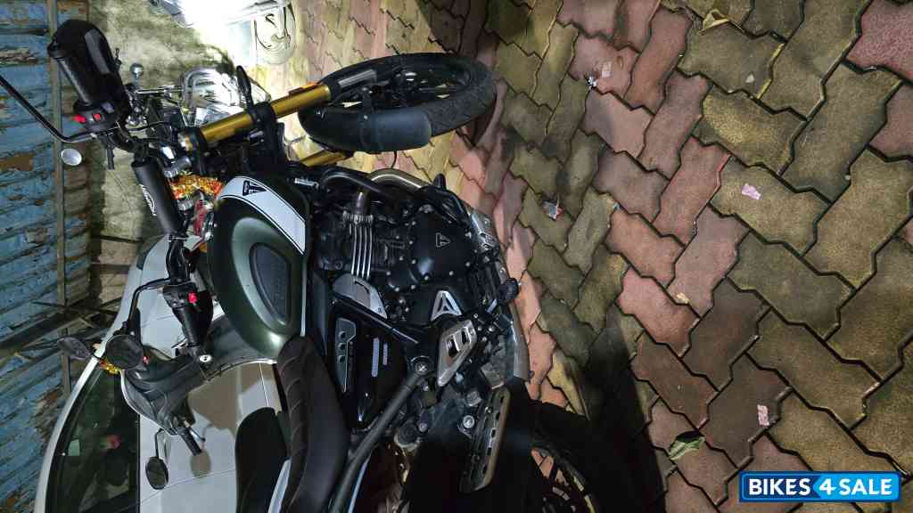 Triumph Scrambler 400 X