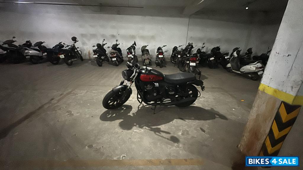 Deep Mate Black Red Model Jawa 42 FJ