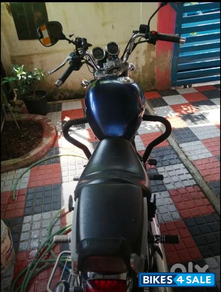 Blue Royal Enfield Thunderbird 350 Blue Royal Enfield Thunderbird 350