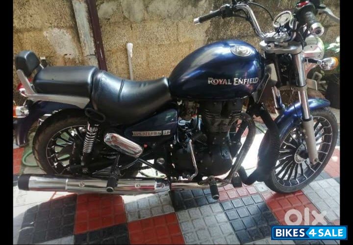 Blue Royal Enfield Thunderbird 350 Blue Royal Enfield Thunderbird 350