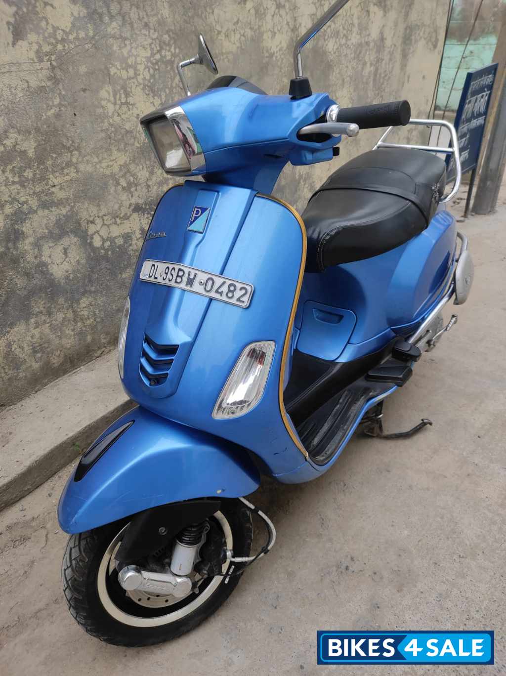 Assure Blue Vespa SXL 150