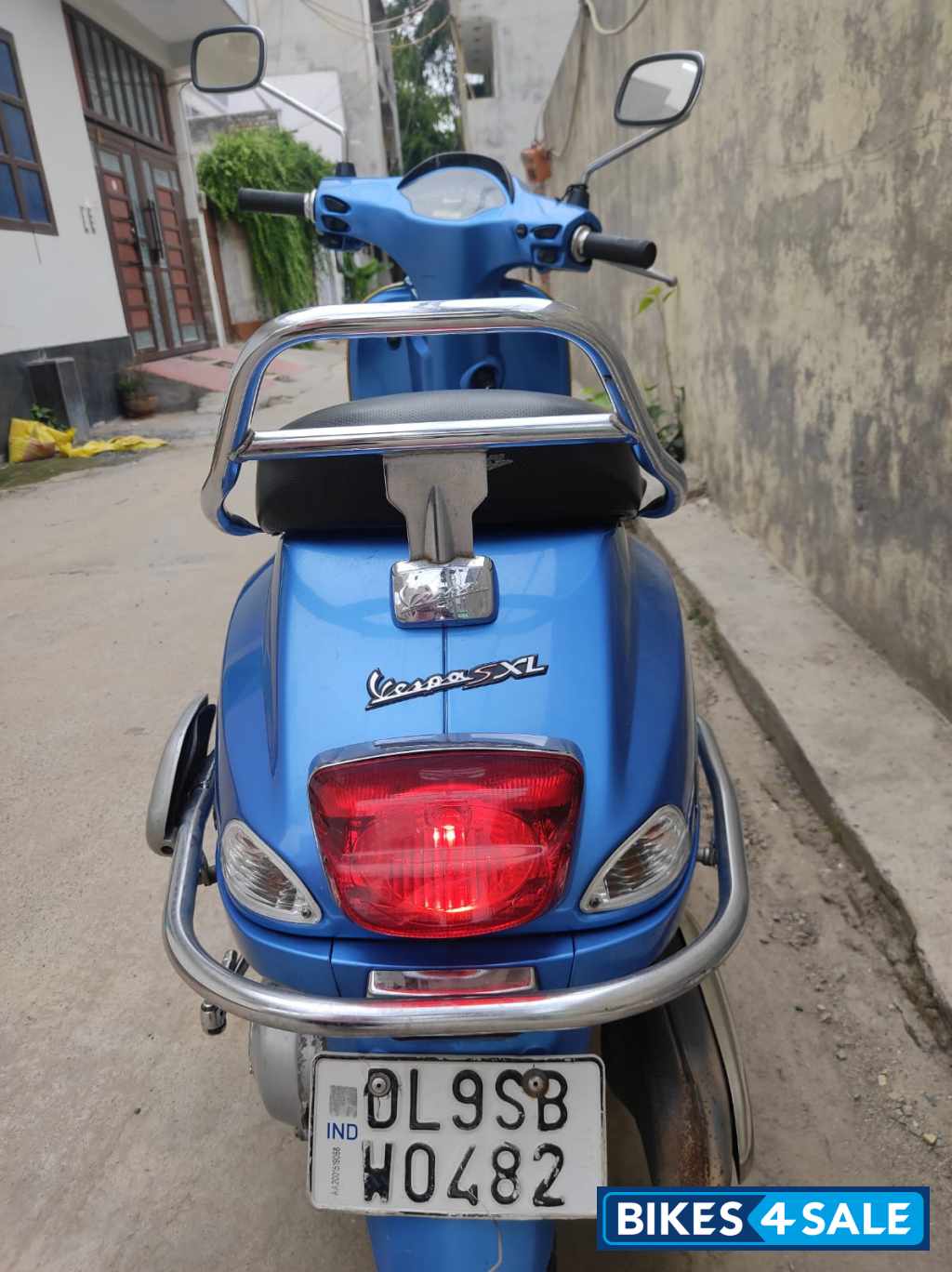 Assure Blue Vespa SXL 150