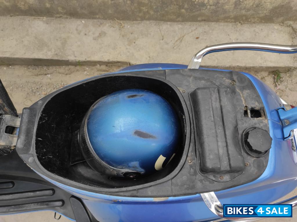 Assure Blue Vespa SXL 150