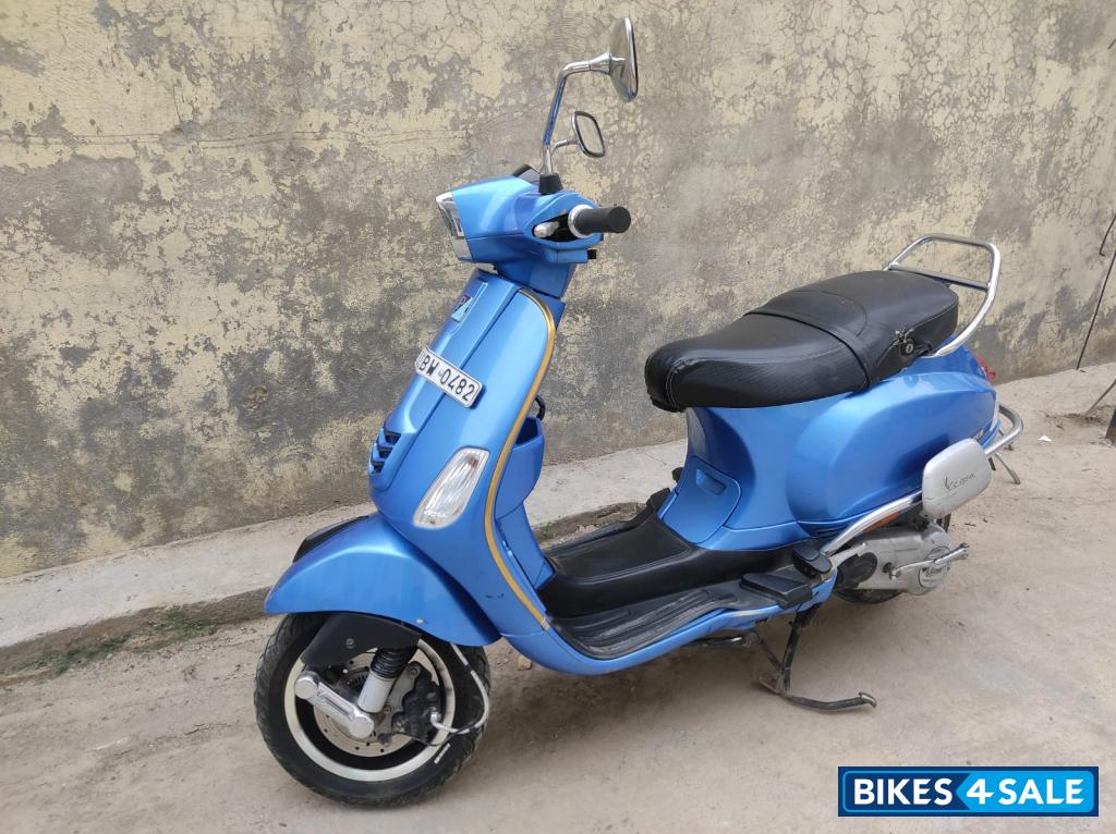 Assure Blue Vespa SXL 150