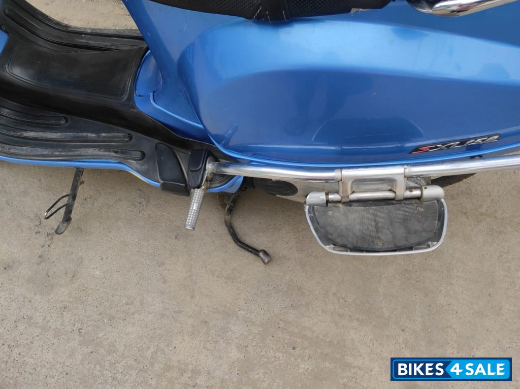 Assure Blue Vespa SXL 150