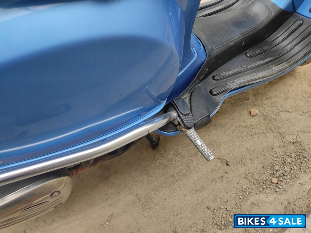 Assure Blue Vespa SXL 150