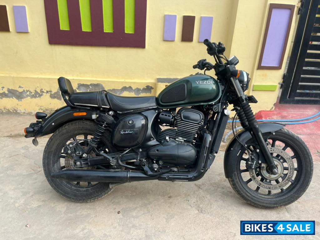 Hunter Green Yezdi Roadster Dark