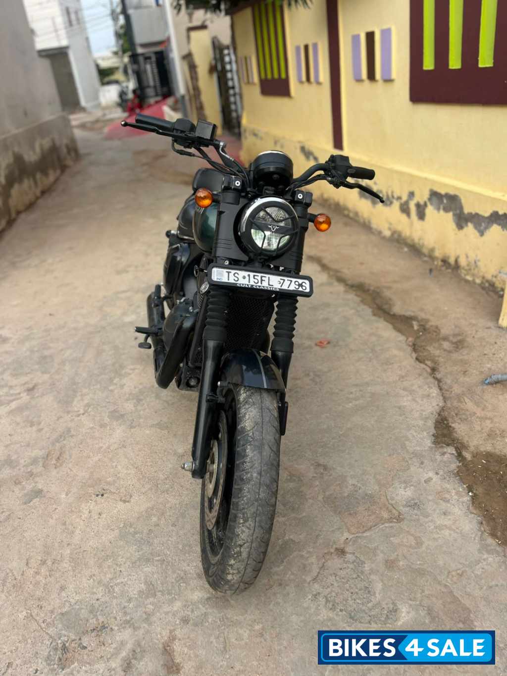 Hunter Green Yezdi Roadster Dark