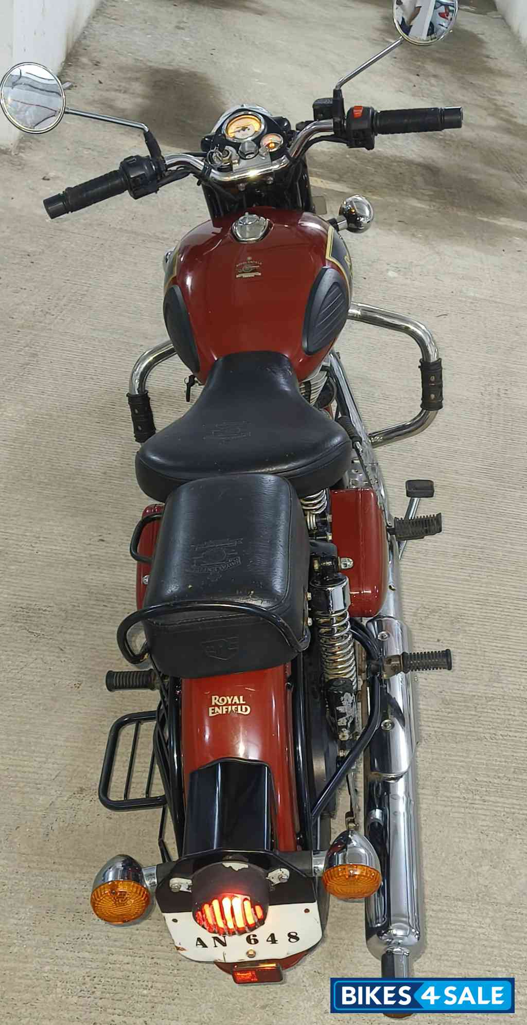 Chestnut Royal Enfield Classic 350