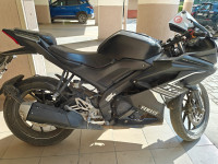 Black Yamaha YZF R15