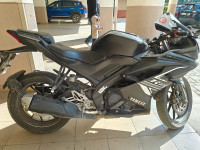 Black Yamaha YZF R15
