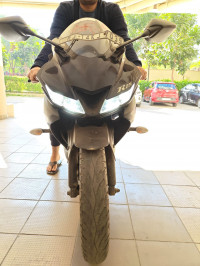 Black Yamaha YZF R15