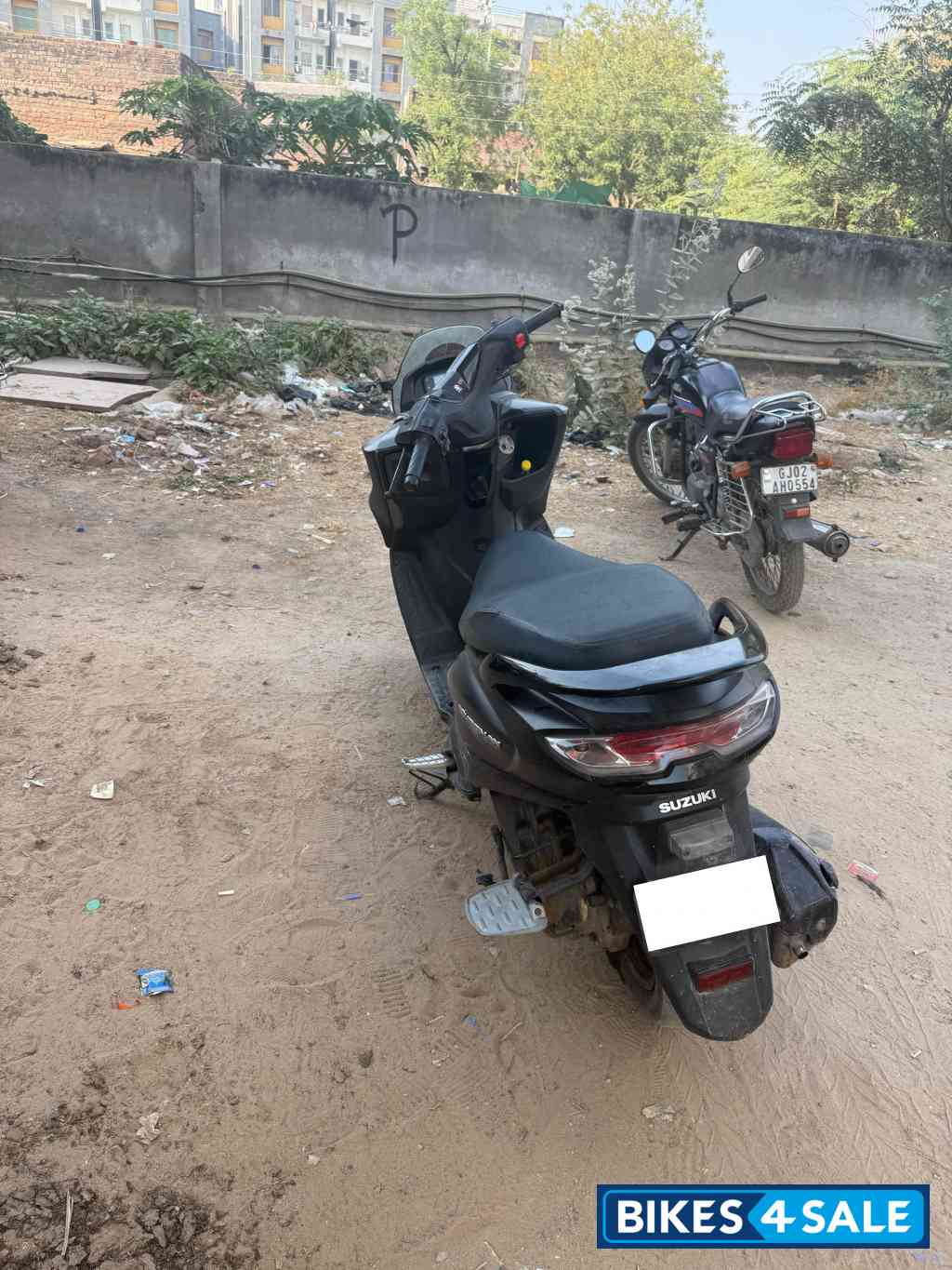 Black Suzuki Burgman Street BS6