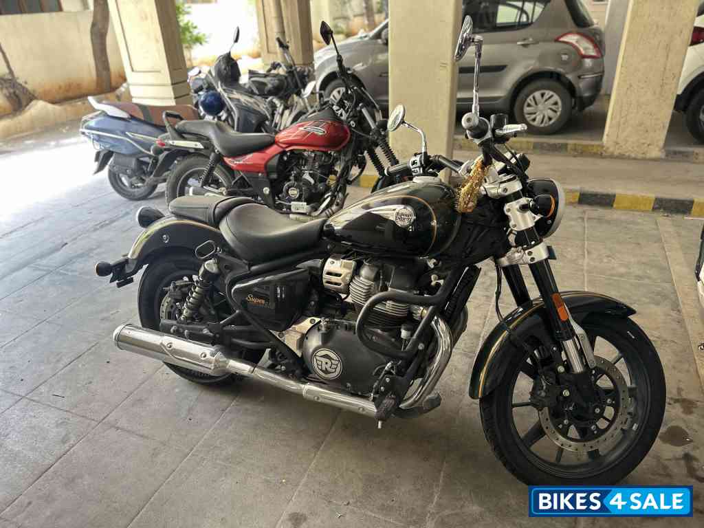 Interstellar Green Royal Enfield Super Meteor 650