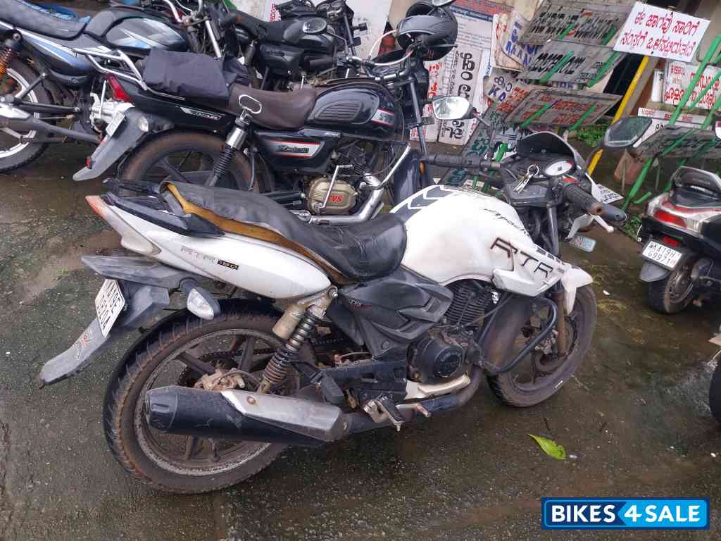 White TVS Apache RTR 180 ABS