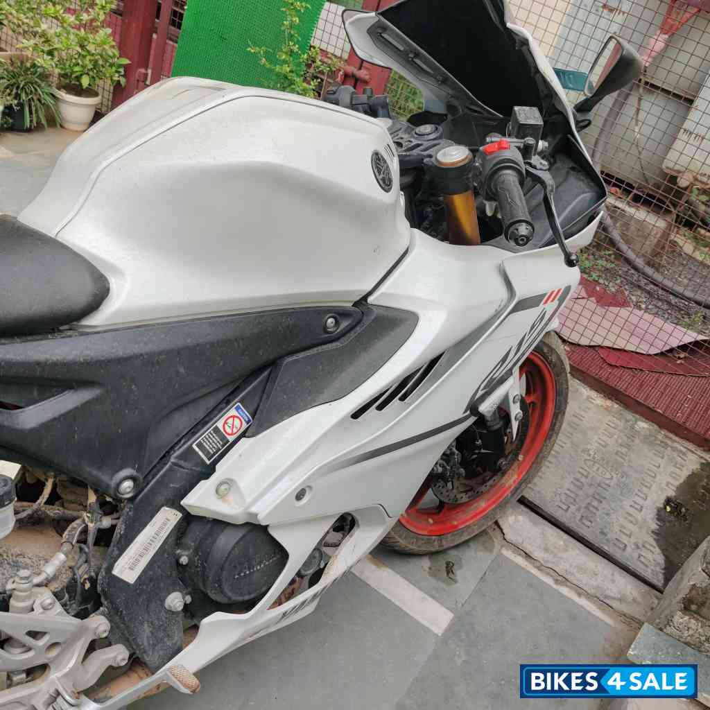 Yamaha R15 V4
