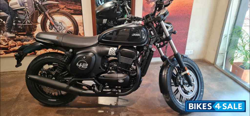 Matt Black Jawa 42 FJ