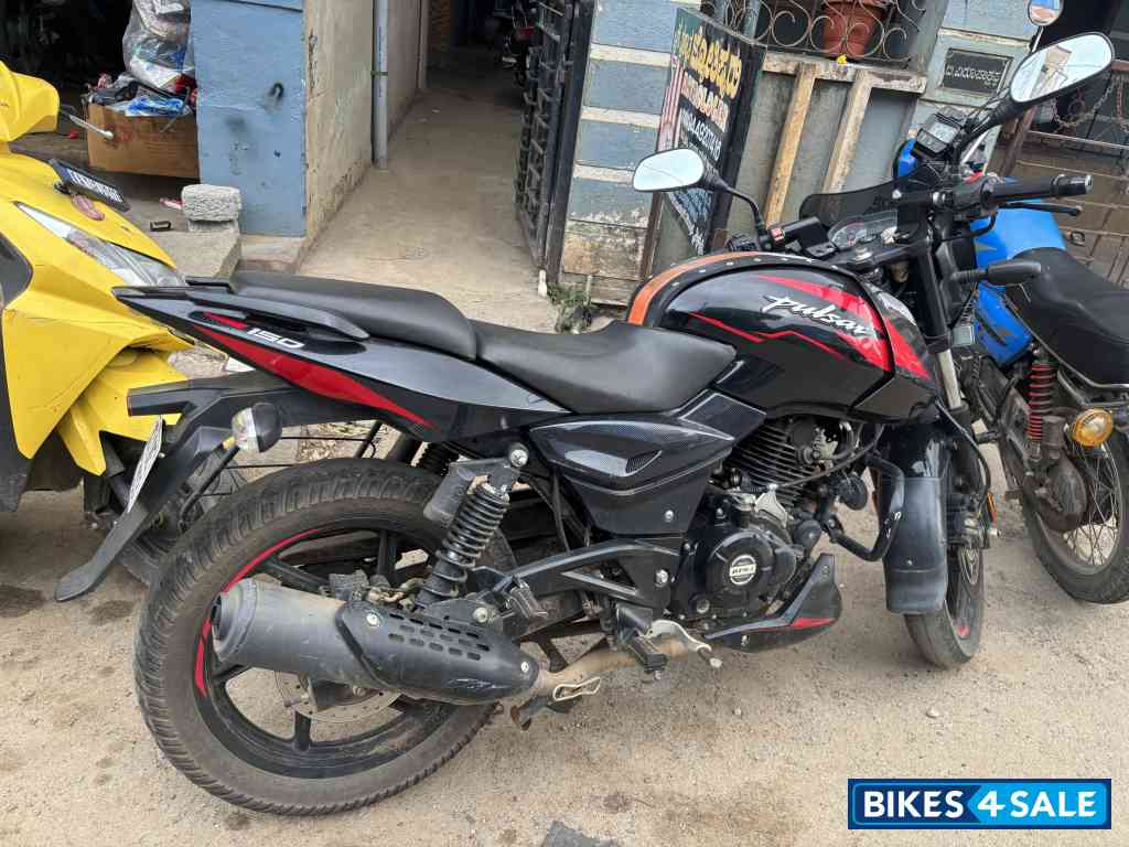 Bajaj Pulsar 150 BS6
