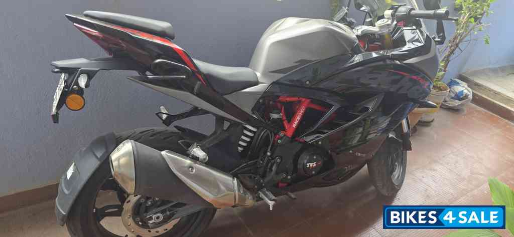 T.grey+blk TVS Apache RR 310