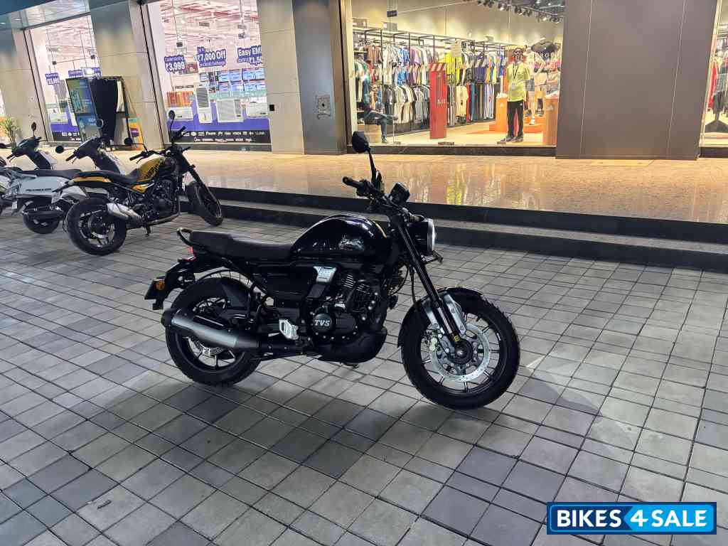 TVS Ronin SS TVS Ronin SS