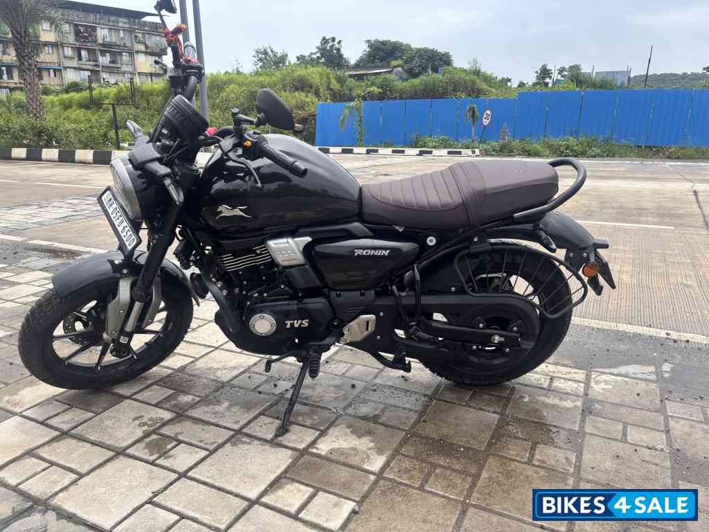 TVS Ronin SS TVS Ronin SS