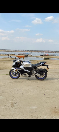 Yamaha R15M