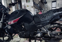 Black Yamaha FZ16