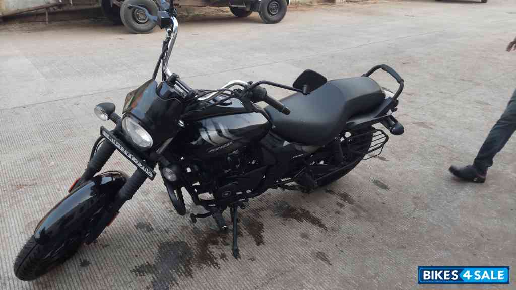 Bajaj Avenger Street 220