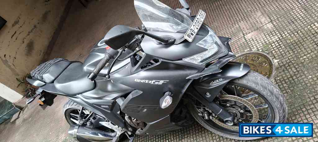 Mat Black Suzuki Gixxer SF 250