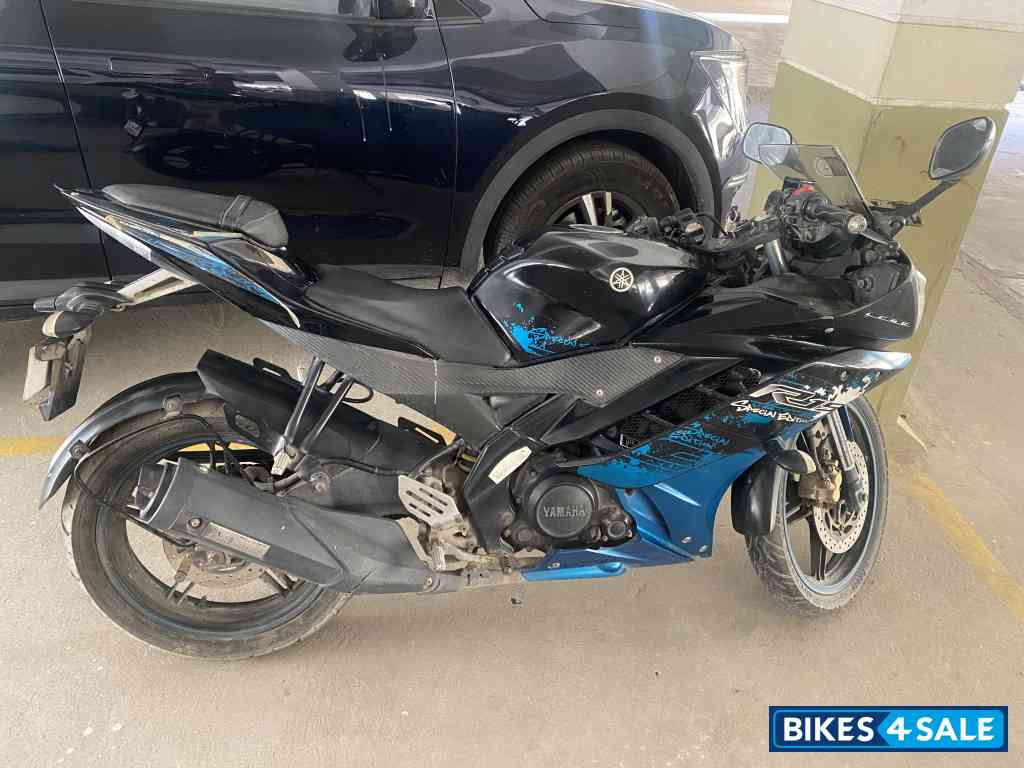 Cyan Blue Yamaha YZF R15 V2