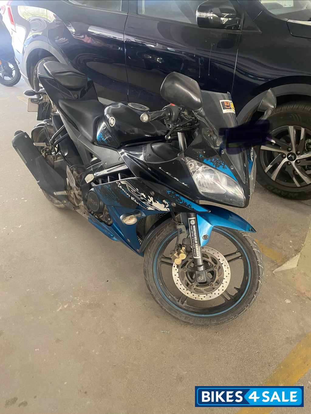 Cyan Blue Yamaha YZF R15 V2