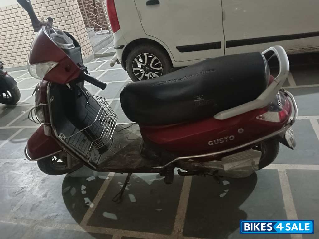 Mahindra Gusto