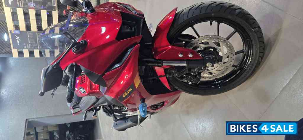 Yamaha R15 V4
