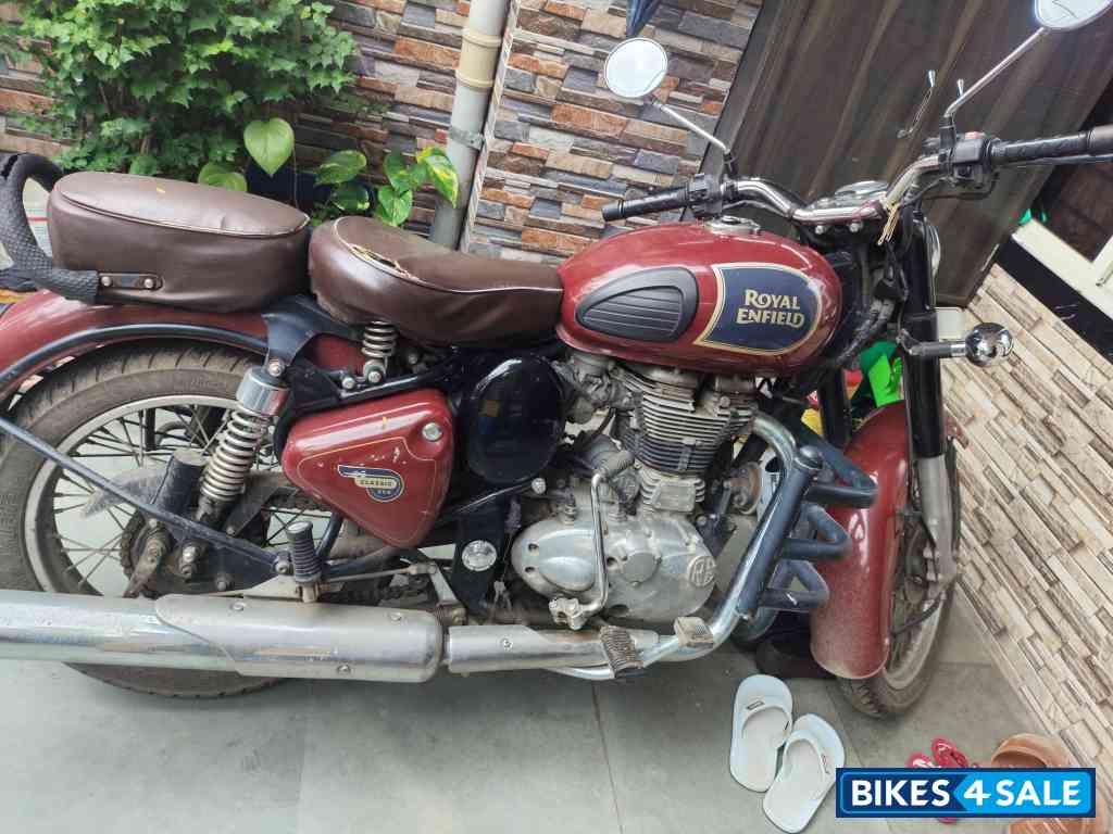 Chesnut Royal Enfield Classic 350